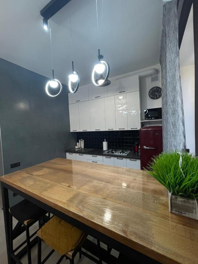 Vel Люкс Apartment Chernivtsi Exterior photo