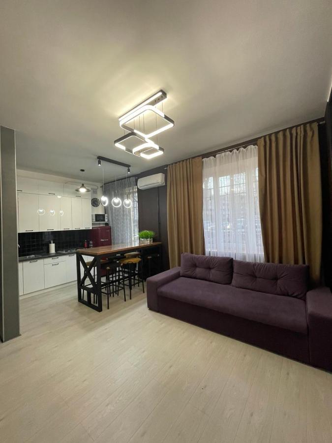 Vel Люкс Apartment Chernivtsi Exterior photo